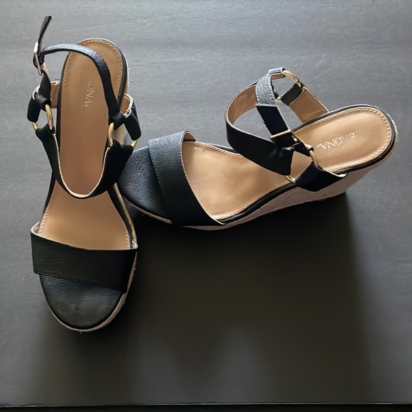 Women's Shoes - Picture 8 of 8